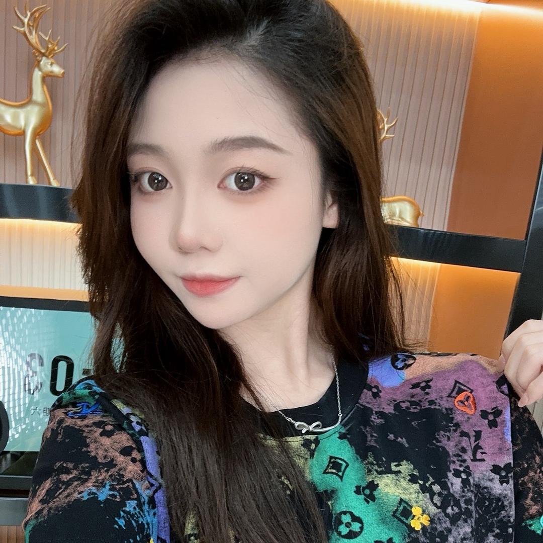 詹詹轻奢风服饰