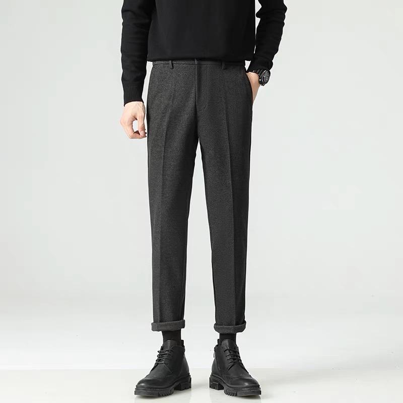 金背鲤轻奢品质男装专卖店