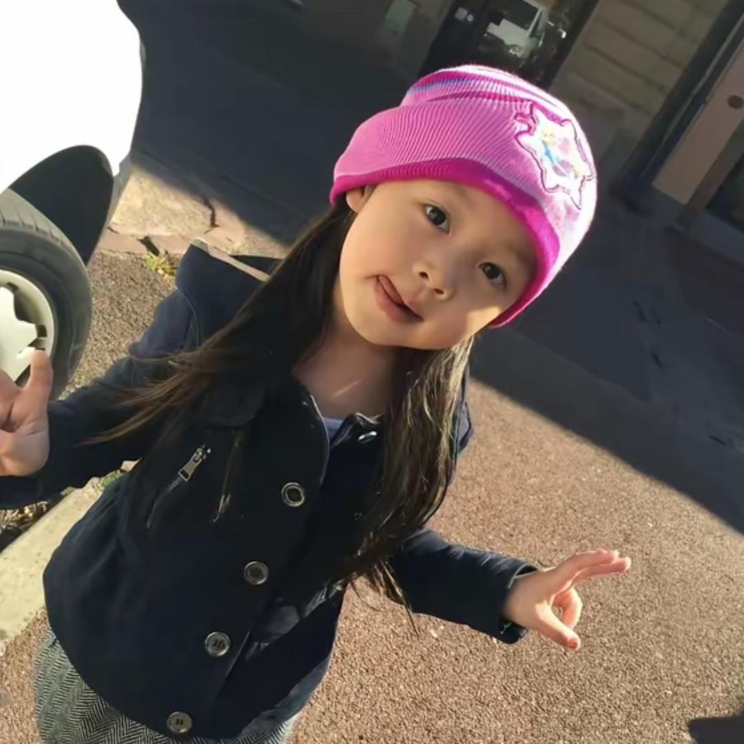 妮妮.