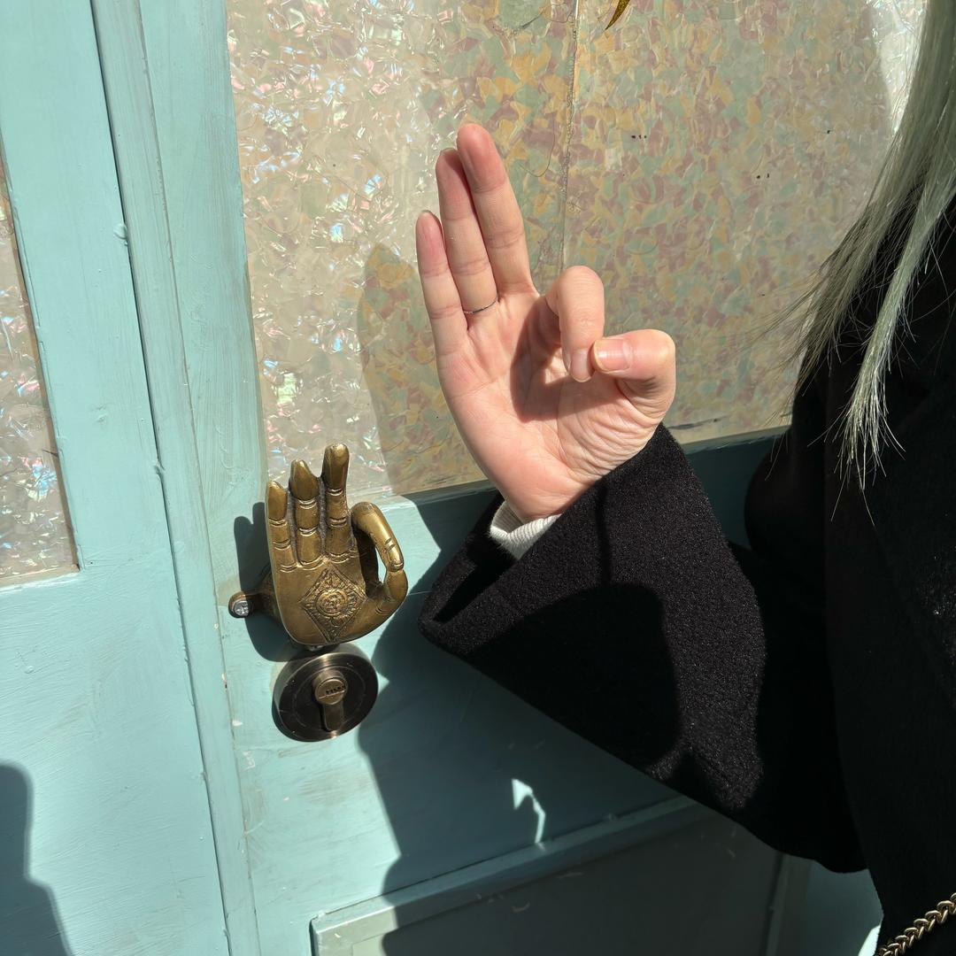 桃红色的乌头角