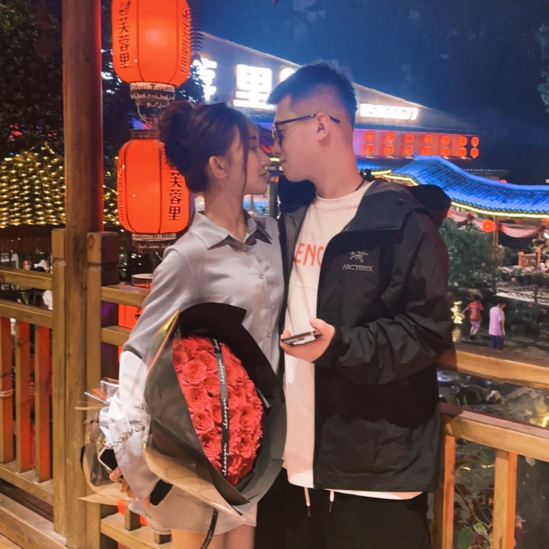 狗乐与月姐