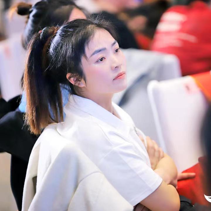 快鱼服饰 陈梦