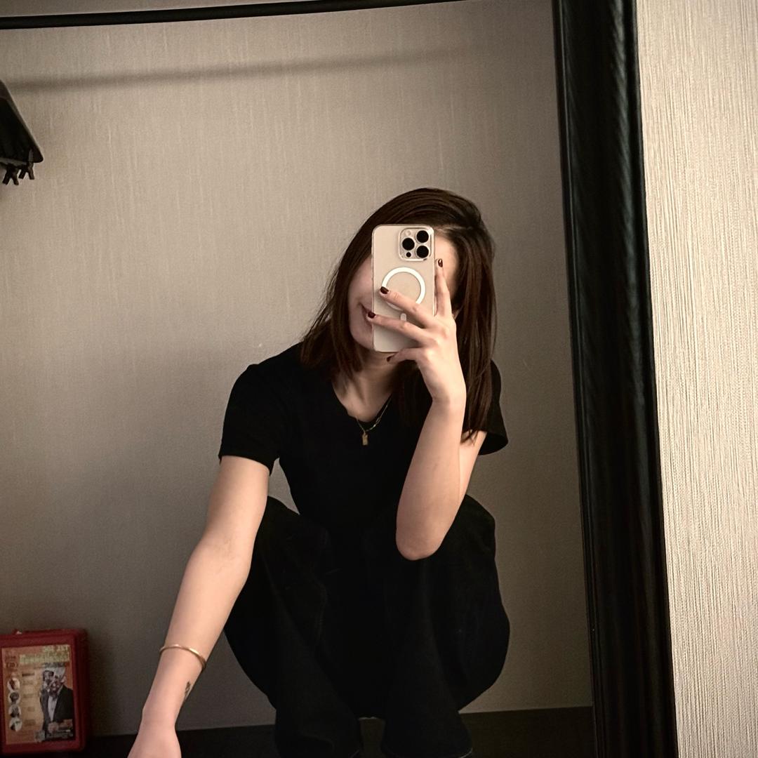 是张嘉嘉嘉怡.