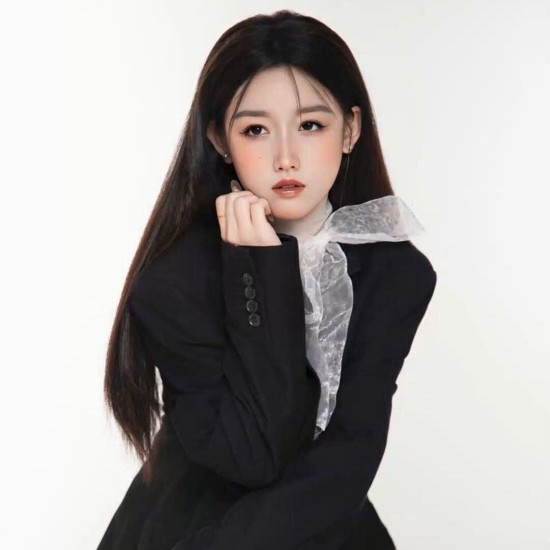 柞水卖家具的小琳