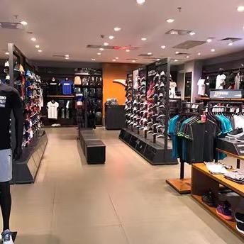 标舒品牌服装店