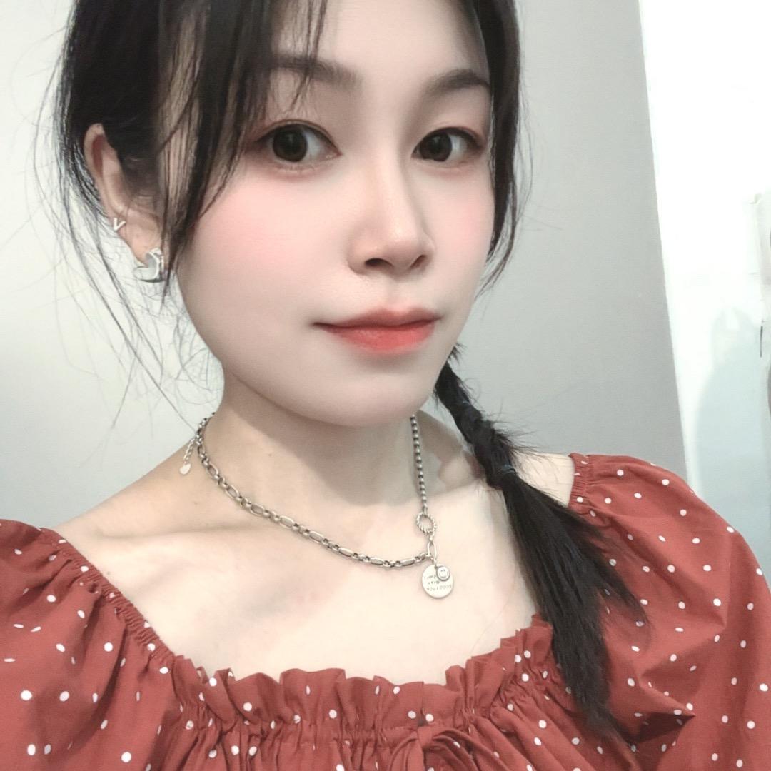 依+衣 刘姣