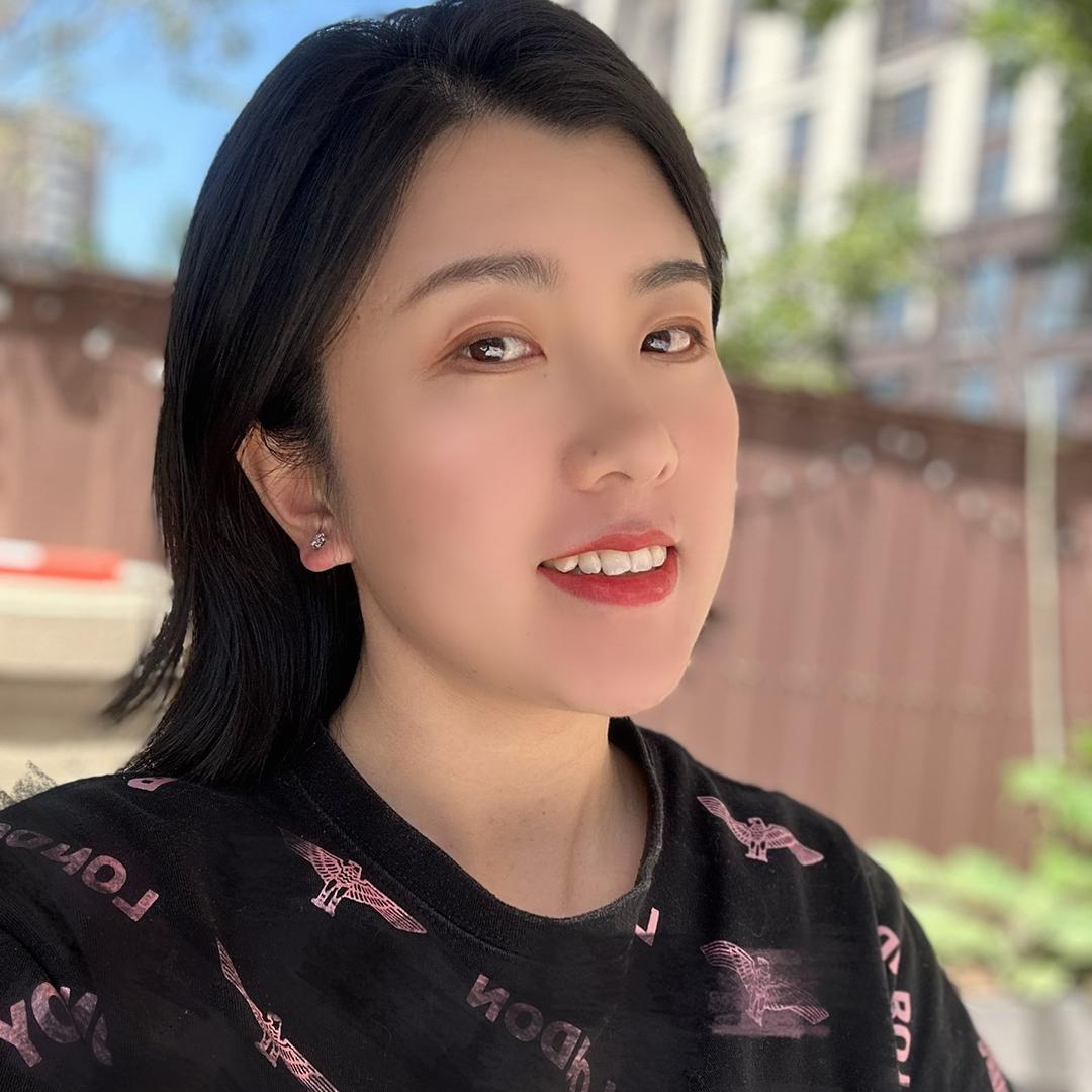 冰冰的板儿娘日常
