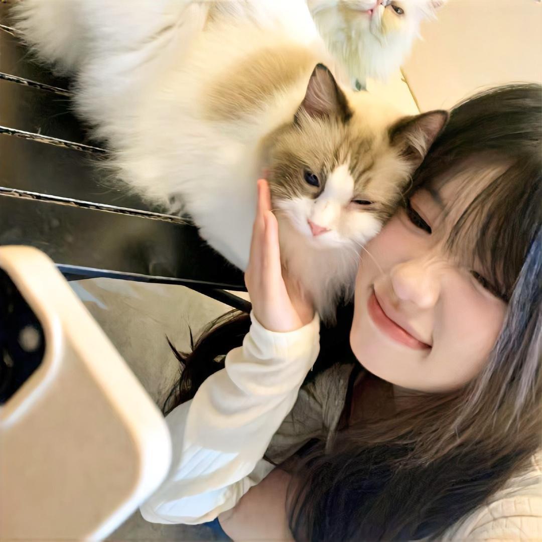 逗逗睡醒啦