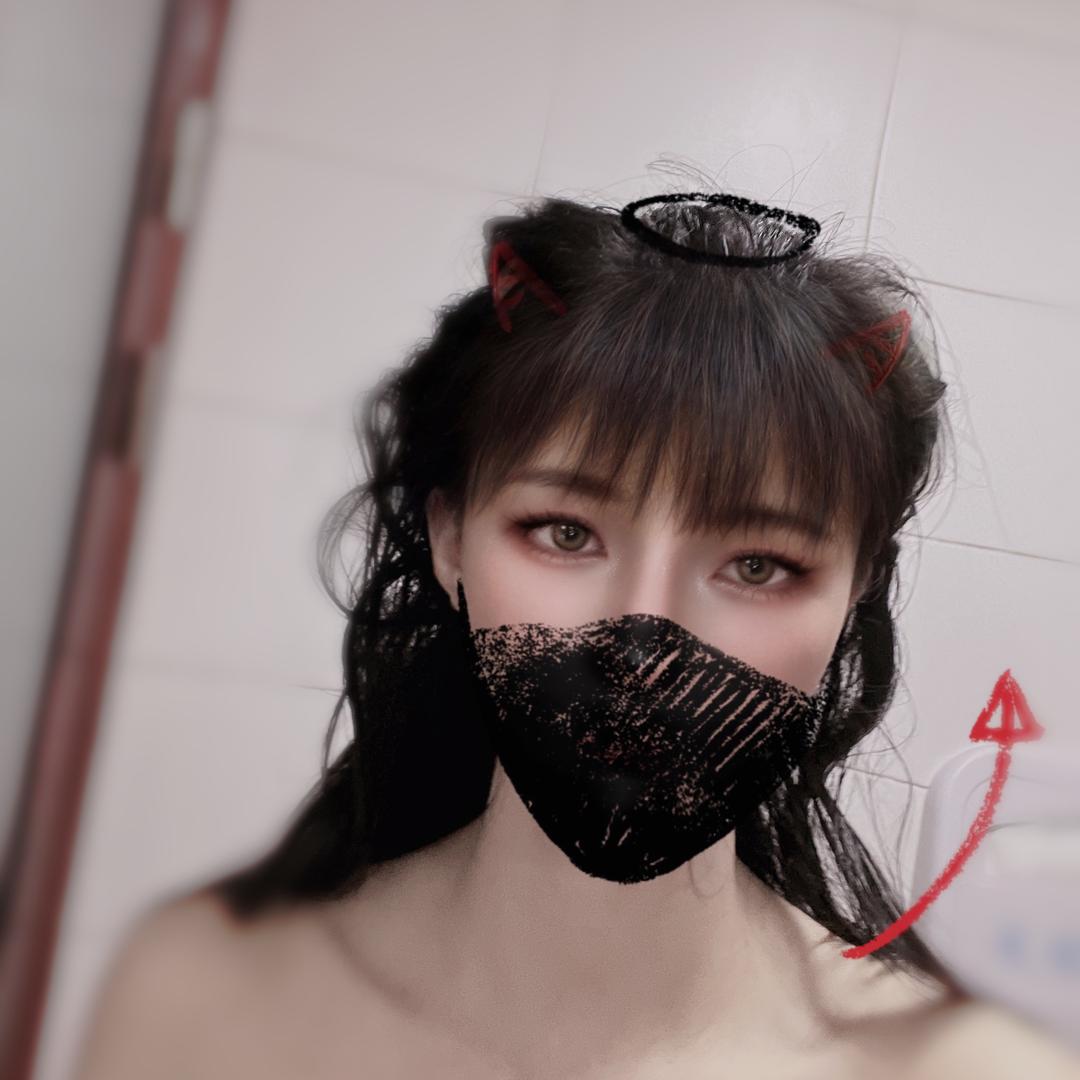 张欣怡怡