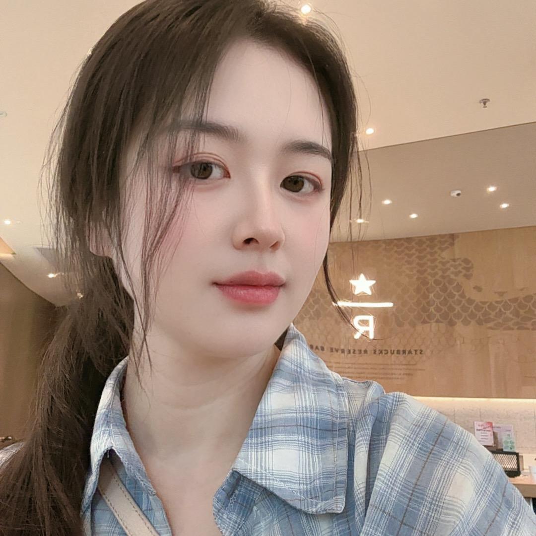 浅浅小酒窝