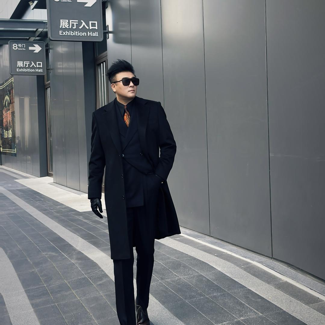 景岩 西装定制（专注痞帅风格）