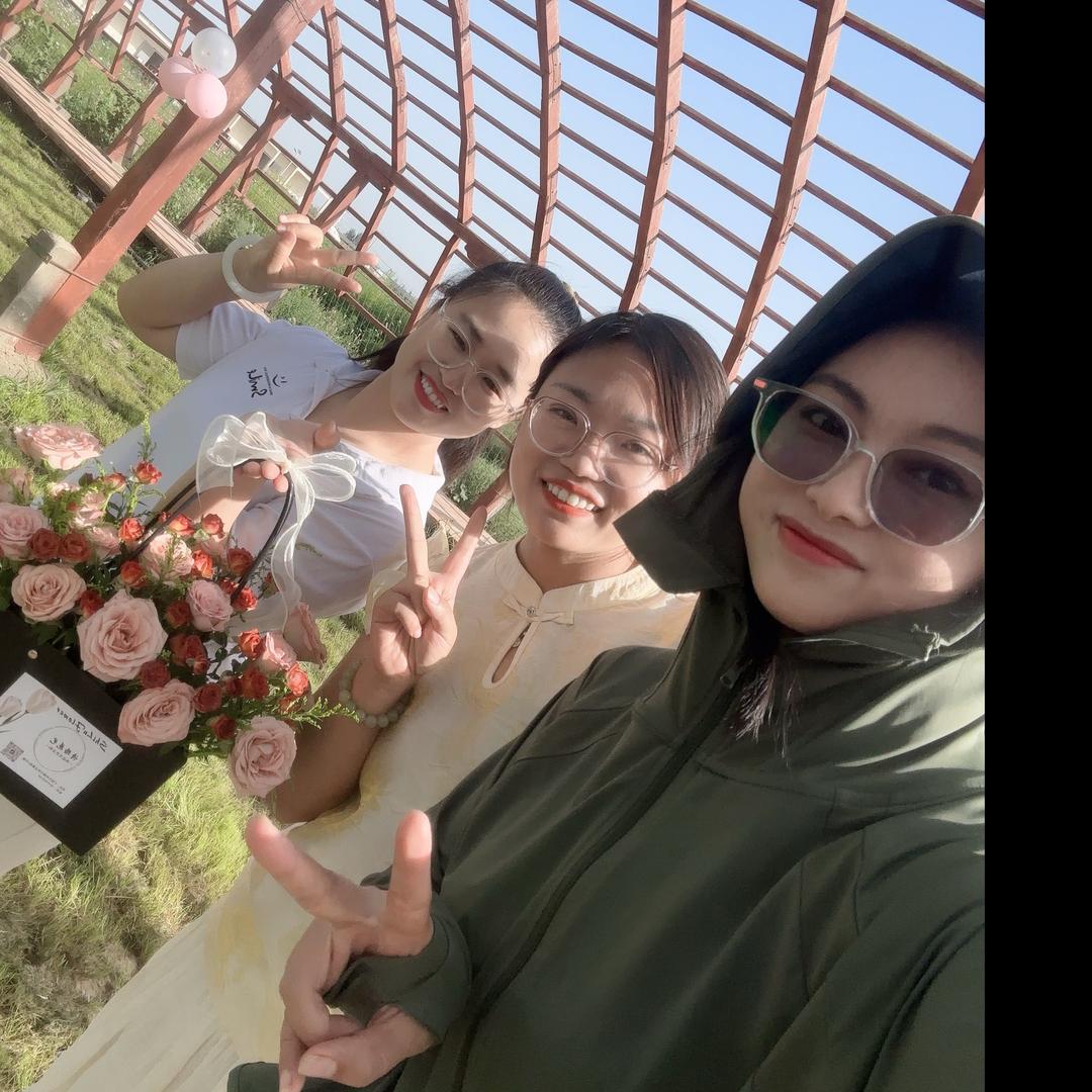 从河南讲台到新疆枣园