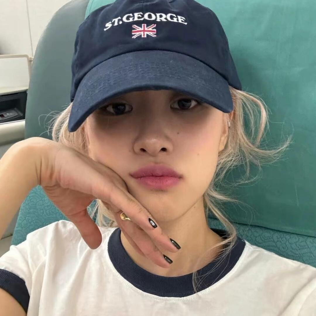 小妮^