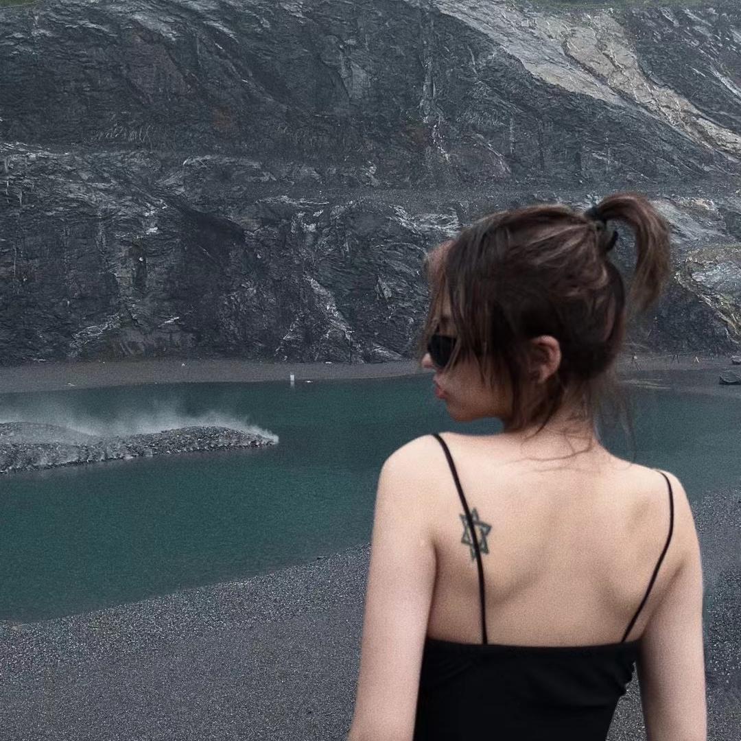 宛雅服饰