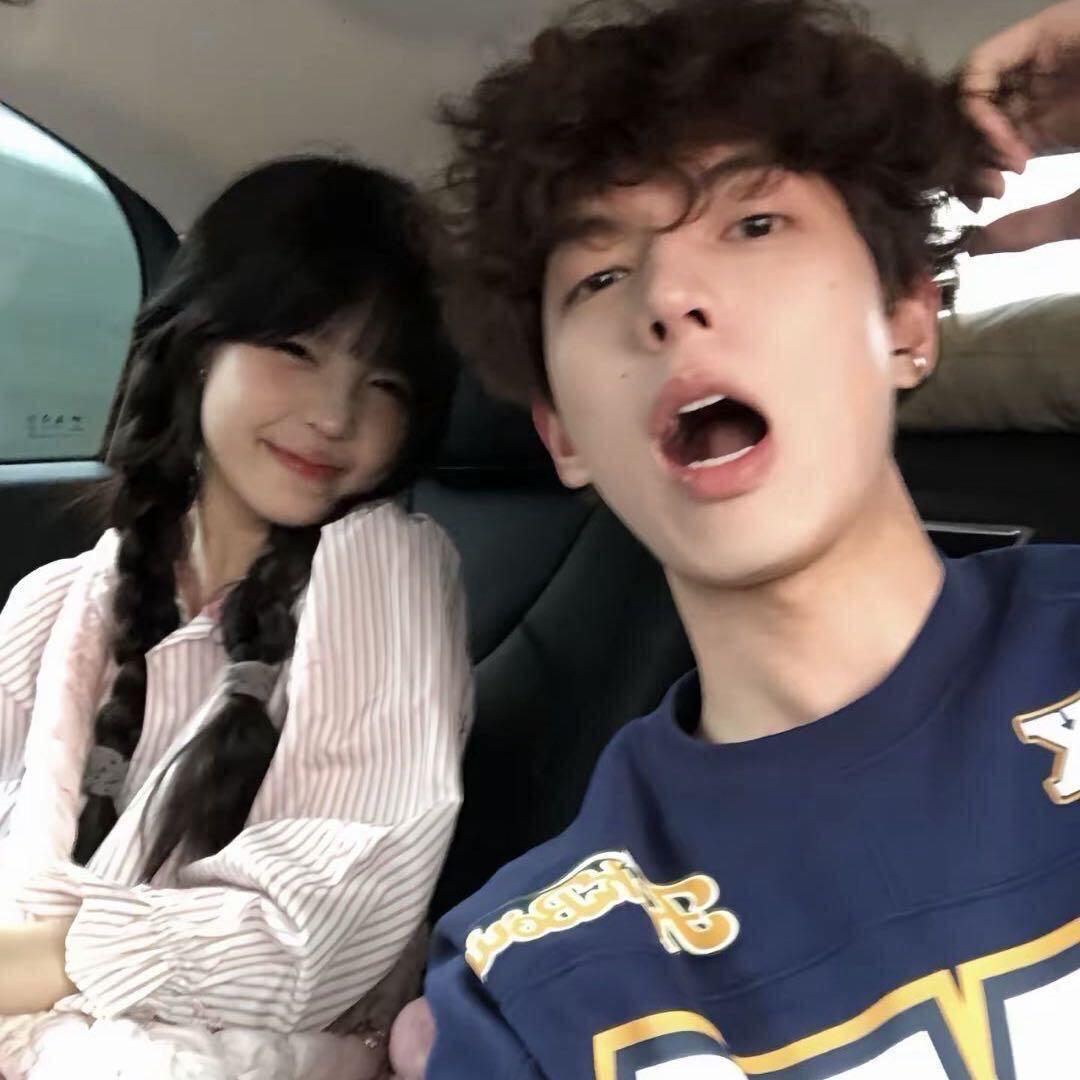 纯情忧郁霸总爱上性感火鸡面🕶️