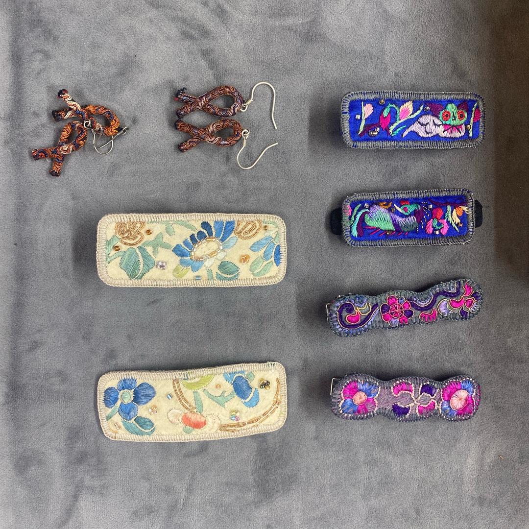柒月手工苗绣坊
