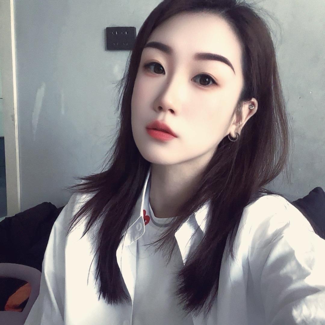 小李今天穿什么