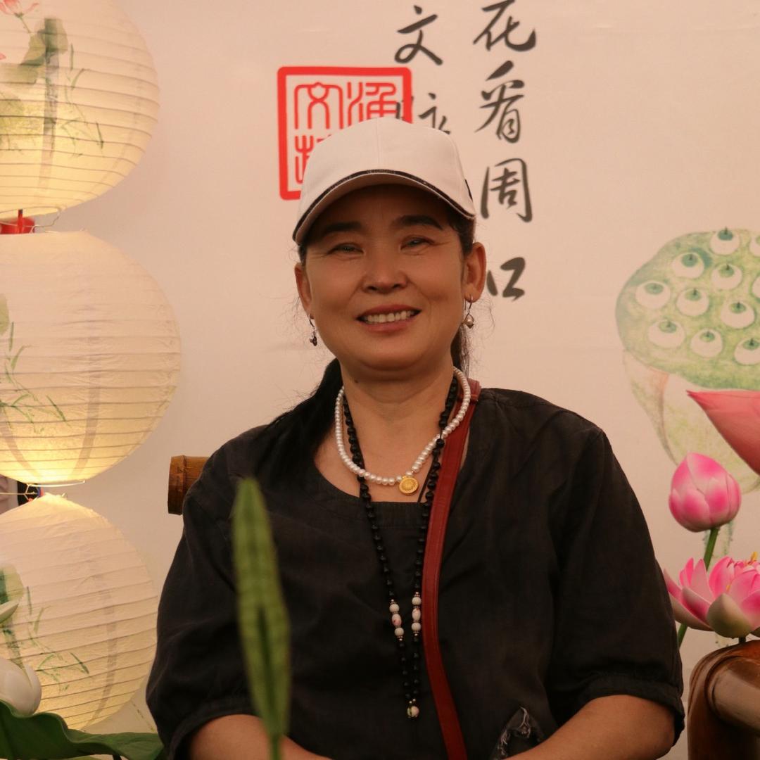 白帽姐盛芳