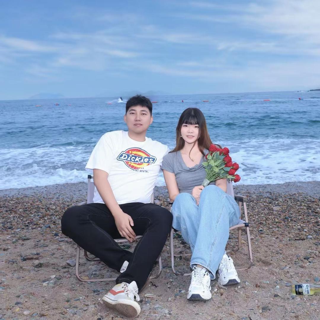 骑单车的小恐龙