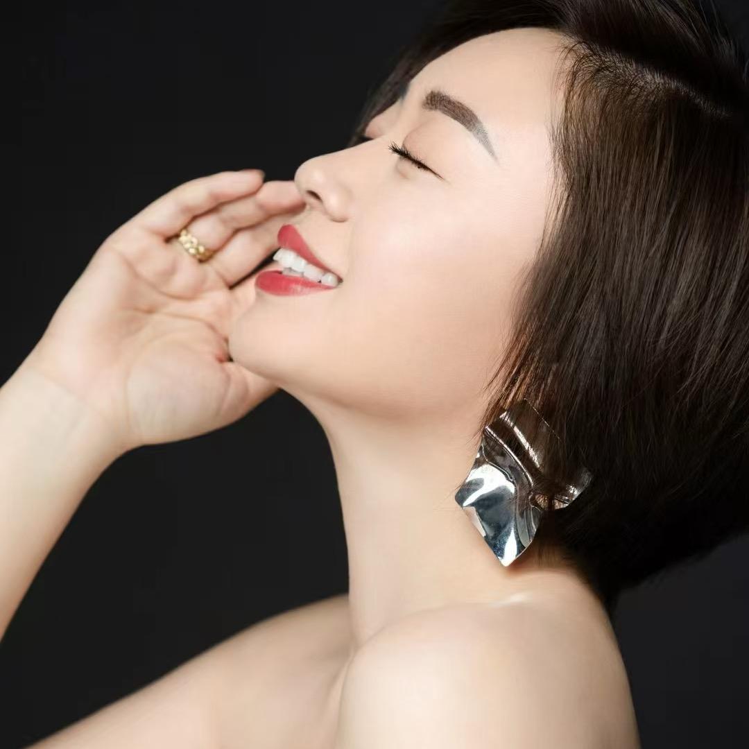 大萍姐商务车改装