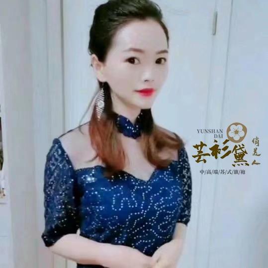 俏美人旗袍
