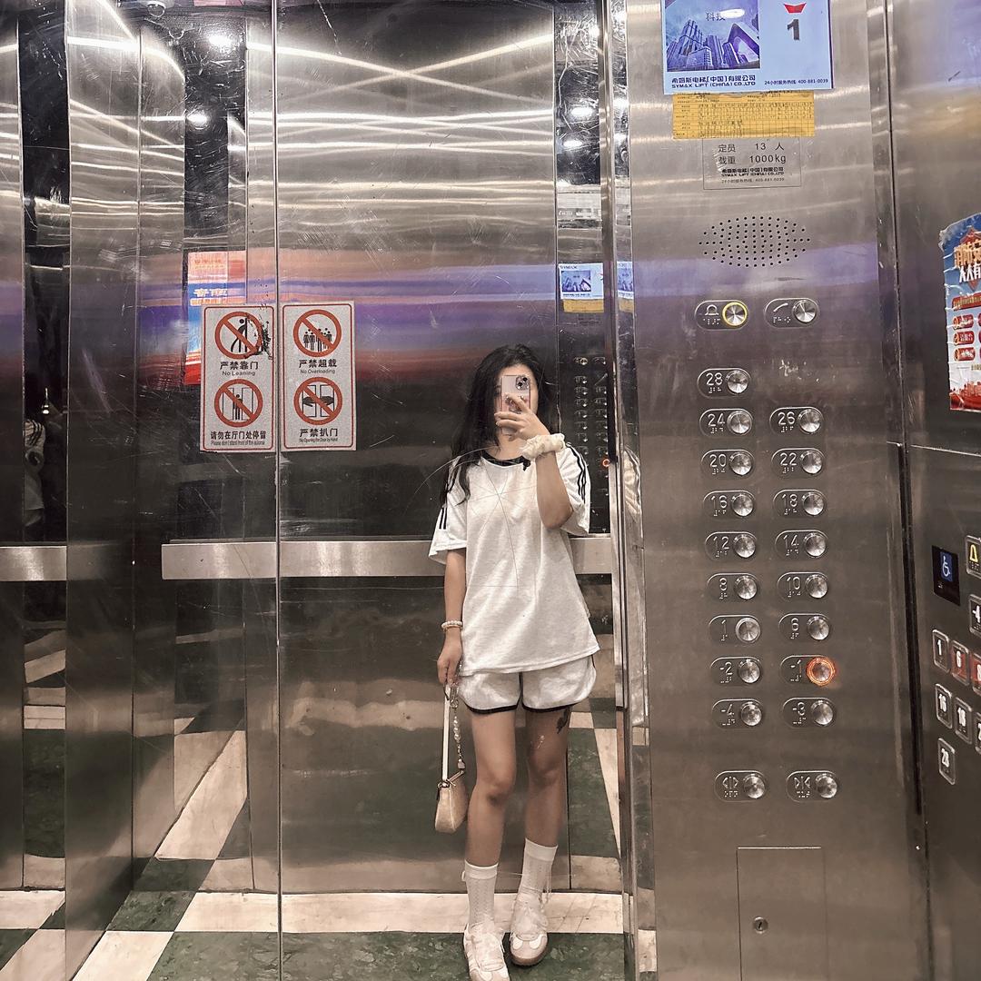 你头发乱了喔