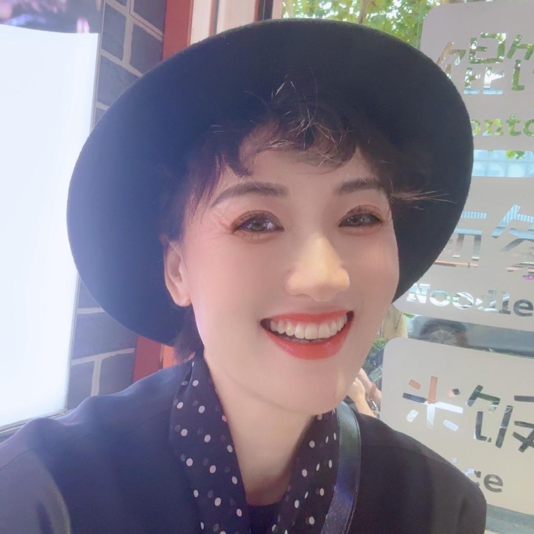 漯河莲娜名媛装扮会馆