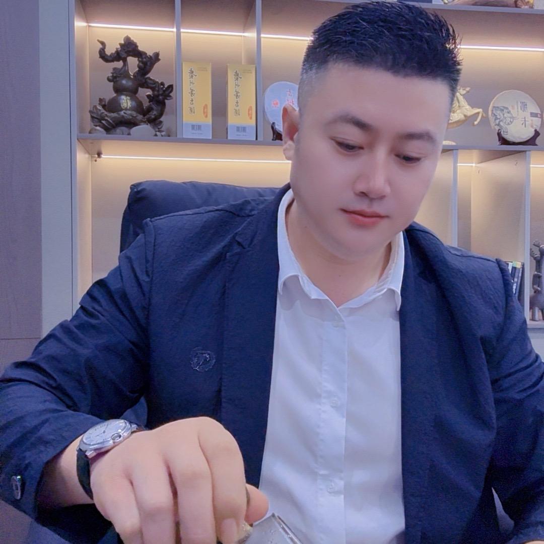 @ 辉 三