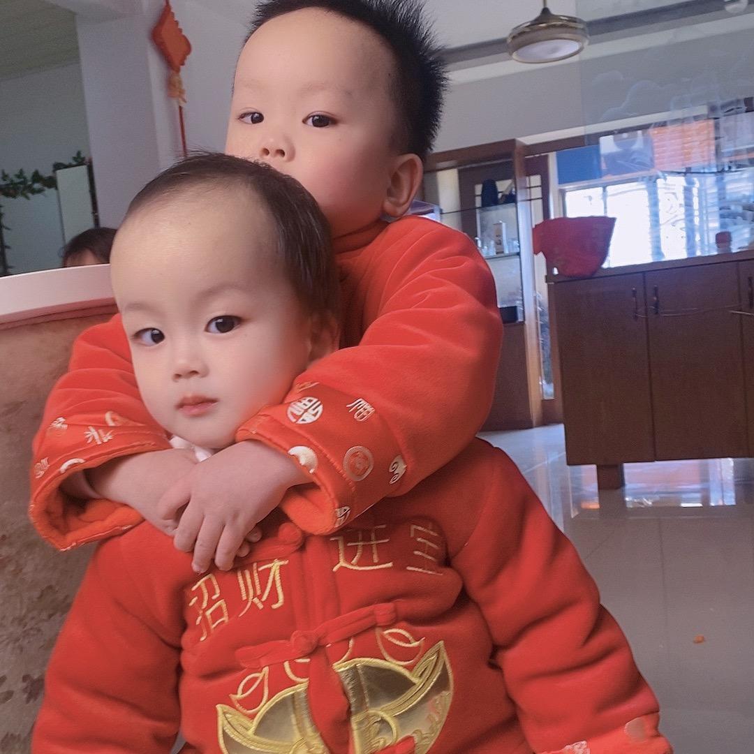 犇哥与庆庆的成长记录