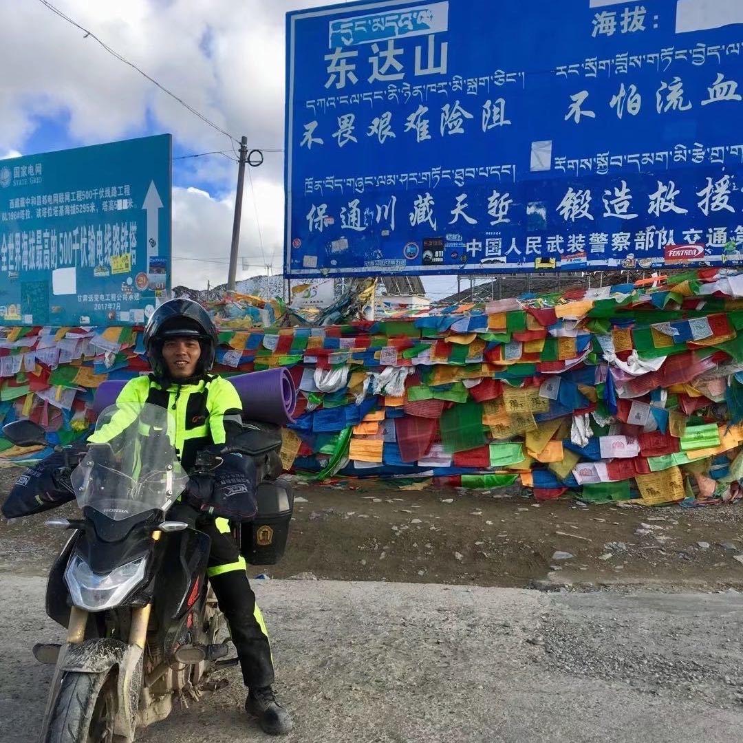 摩旅西藏的小榄公