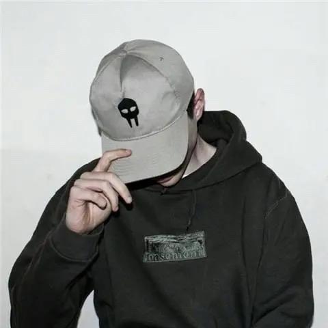 白•江
