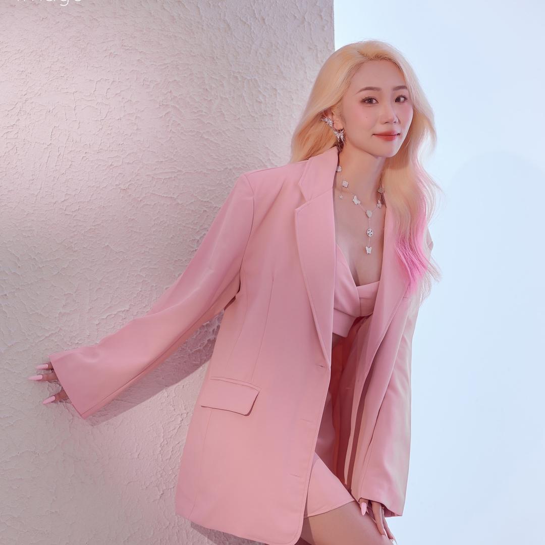 滑雪是个姑娘