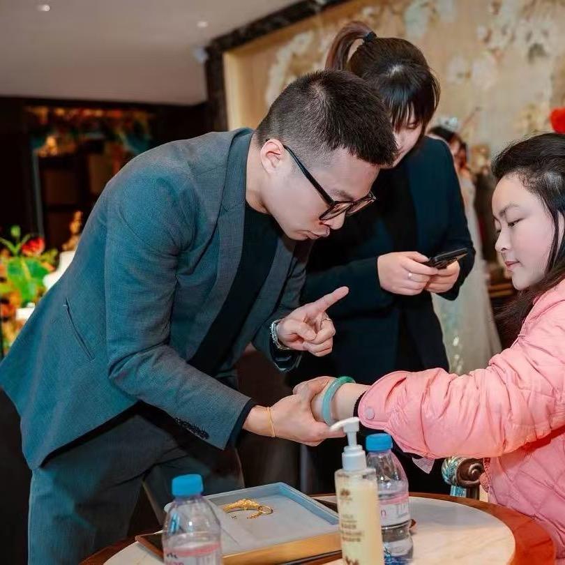 珠宝心理夏先生