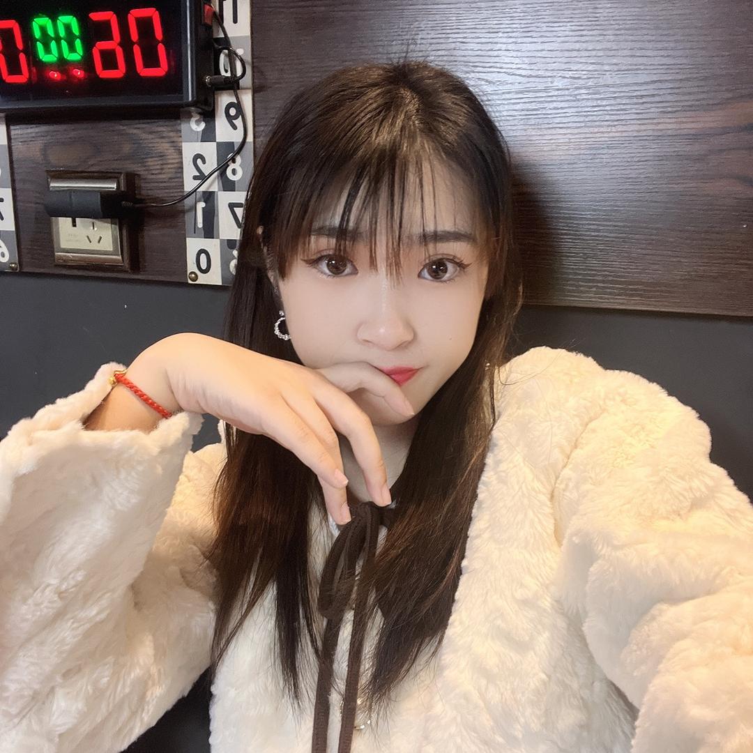 小盈爱睡觉💤