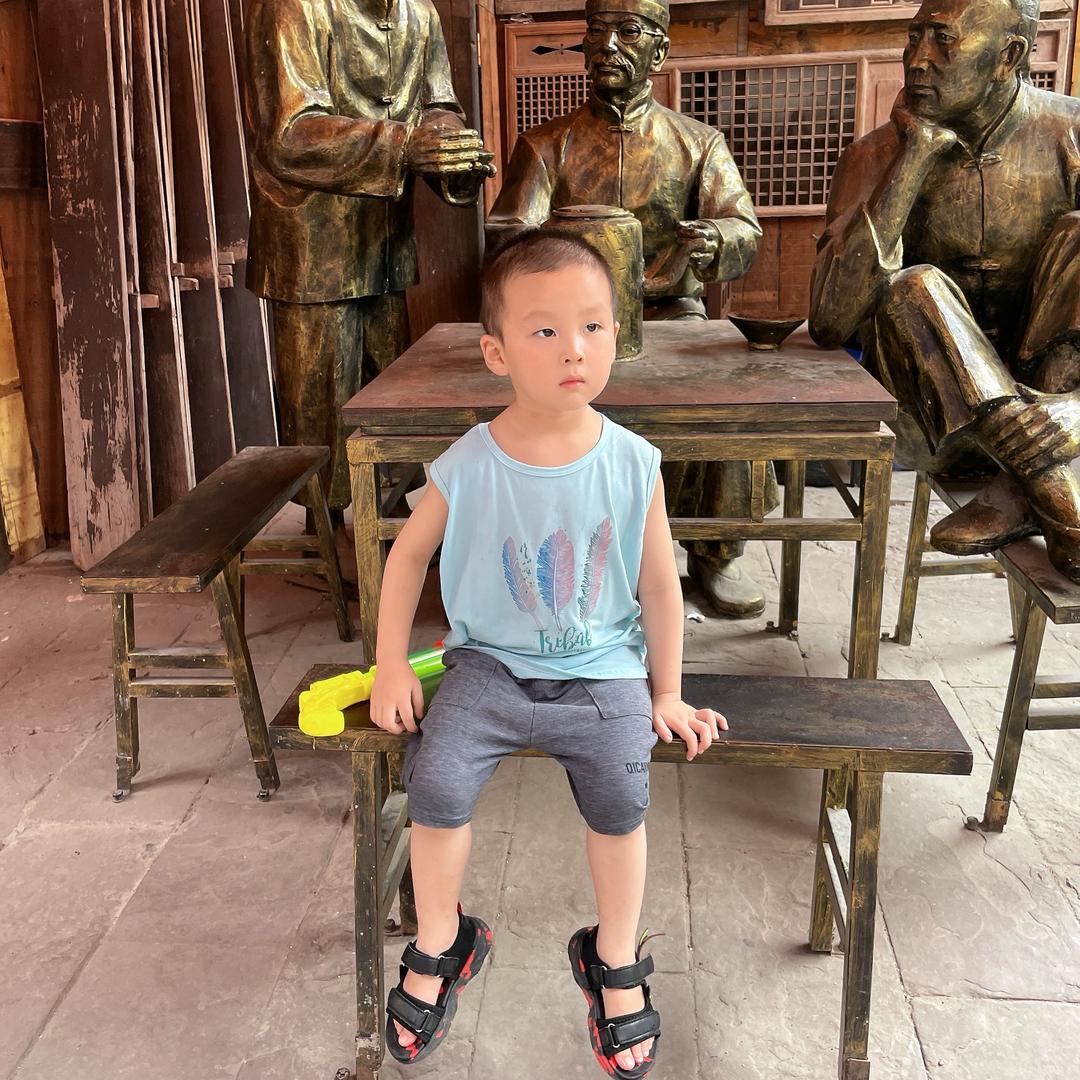 小易铭在加油