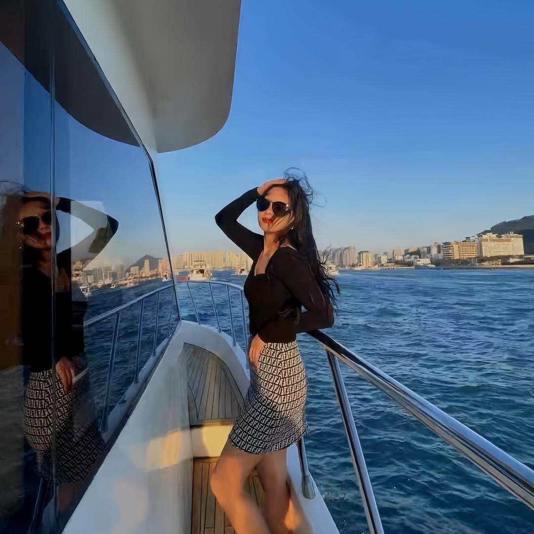 封丘县黄陵镇俊美童装店