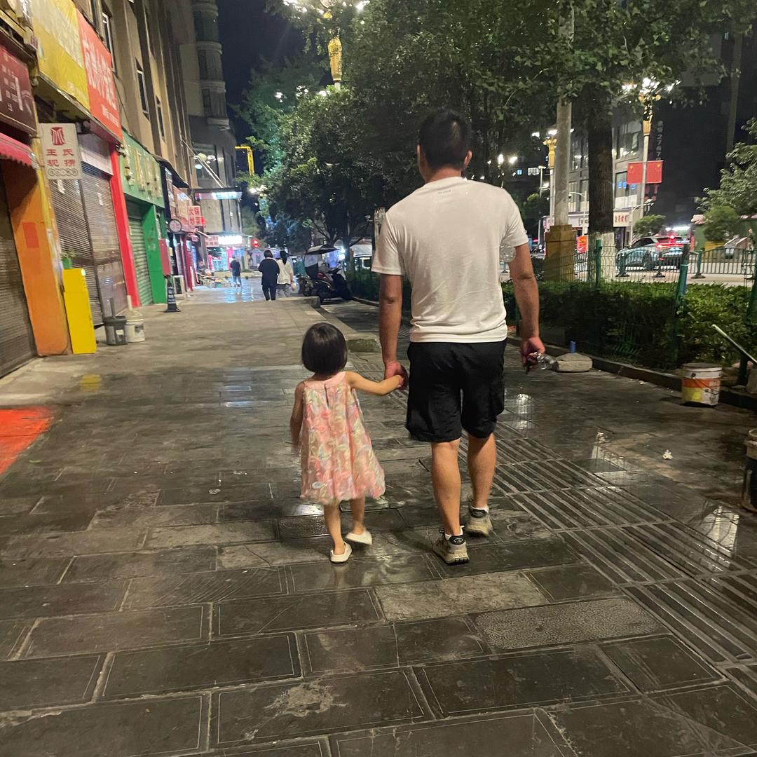 小杨班长回村后…