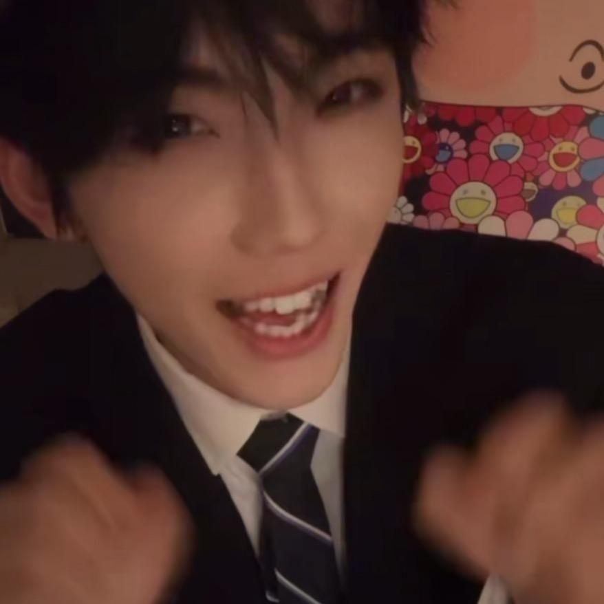 今天有按时睡觉嘛