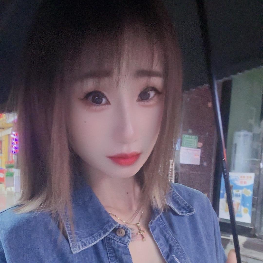 小魔女.