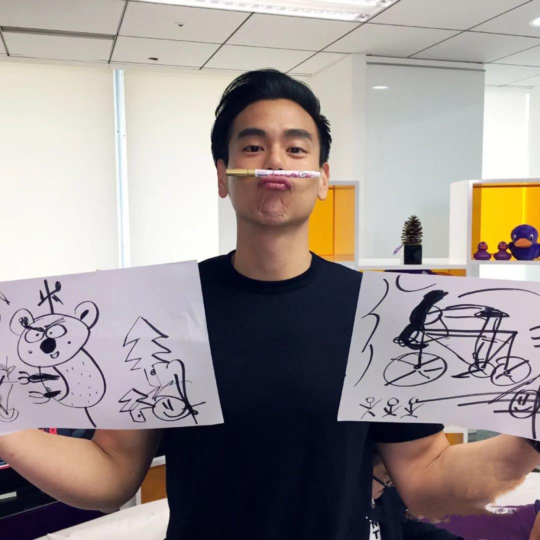 路灯下的村长