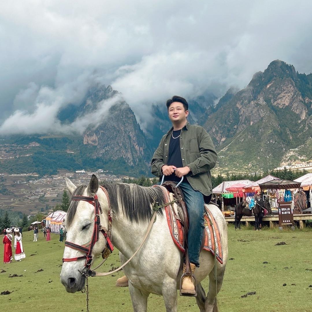 ￴ ￴ ￴       ￴Hc