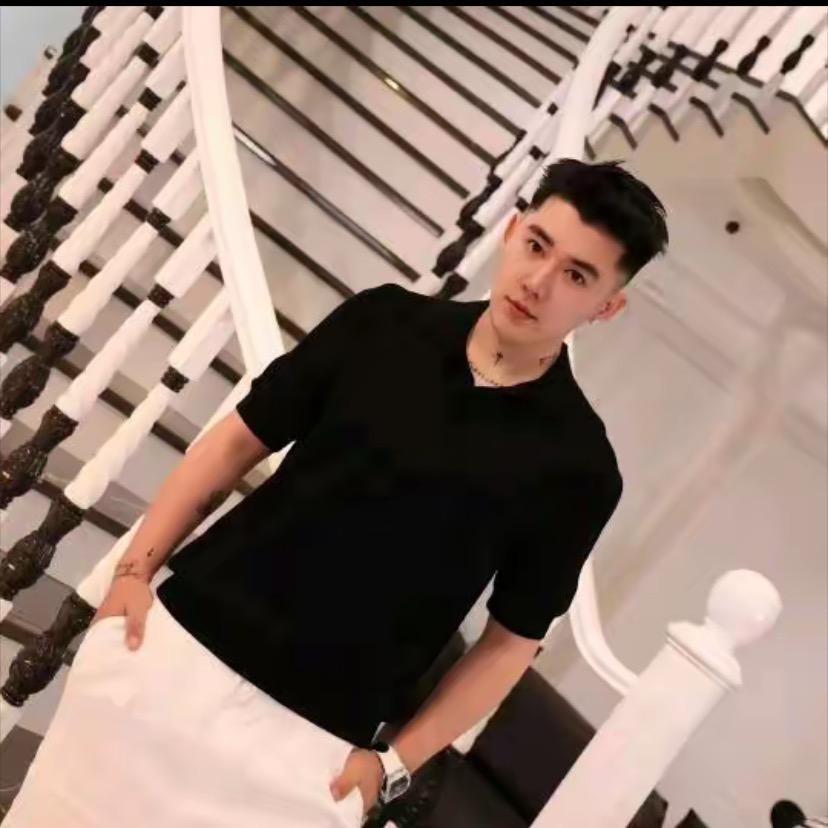 杨圣坤（精致穿搭）