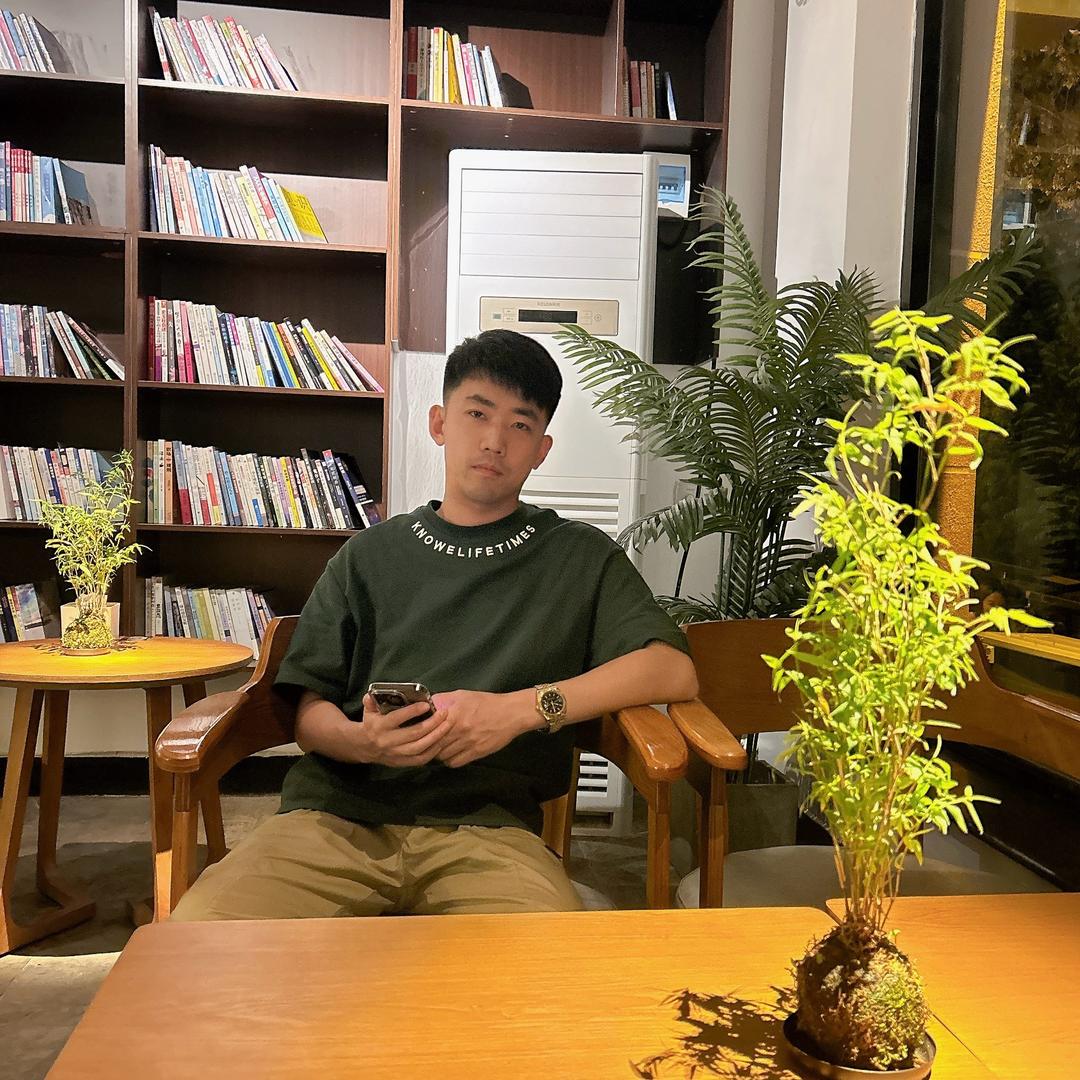 阳泉壹加壹奢侈品交易中心- Joseph