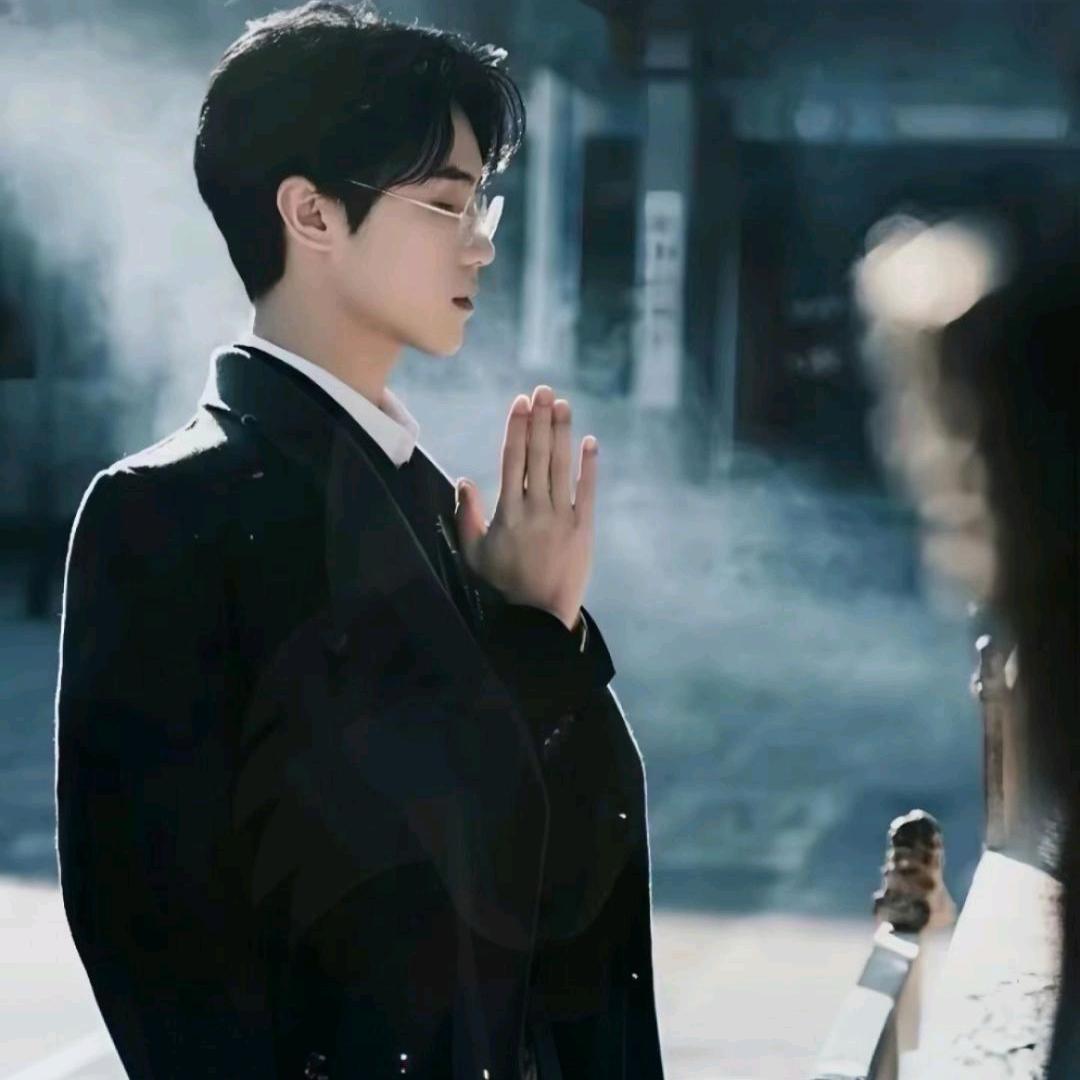 ᰔ ᩚ              F