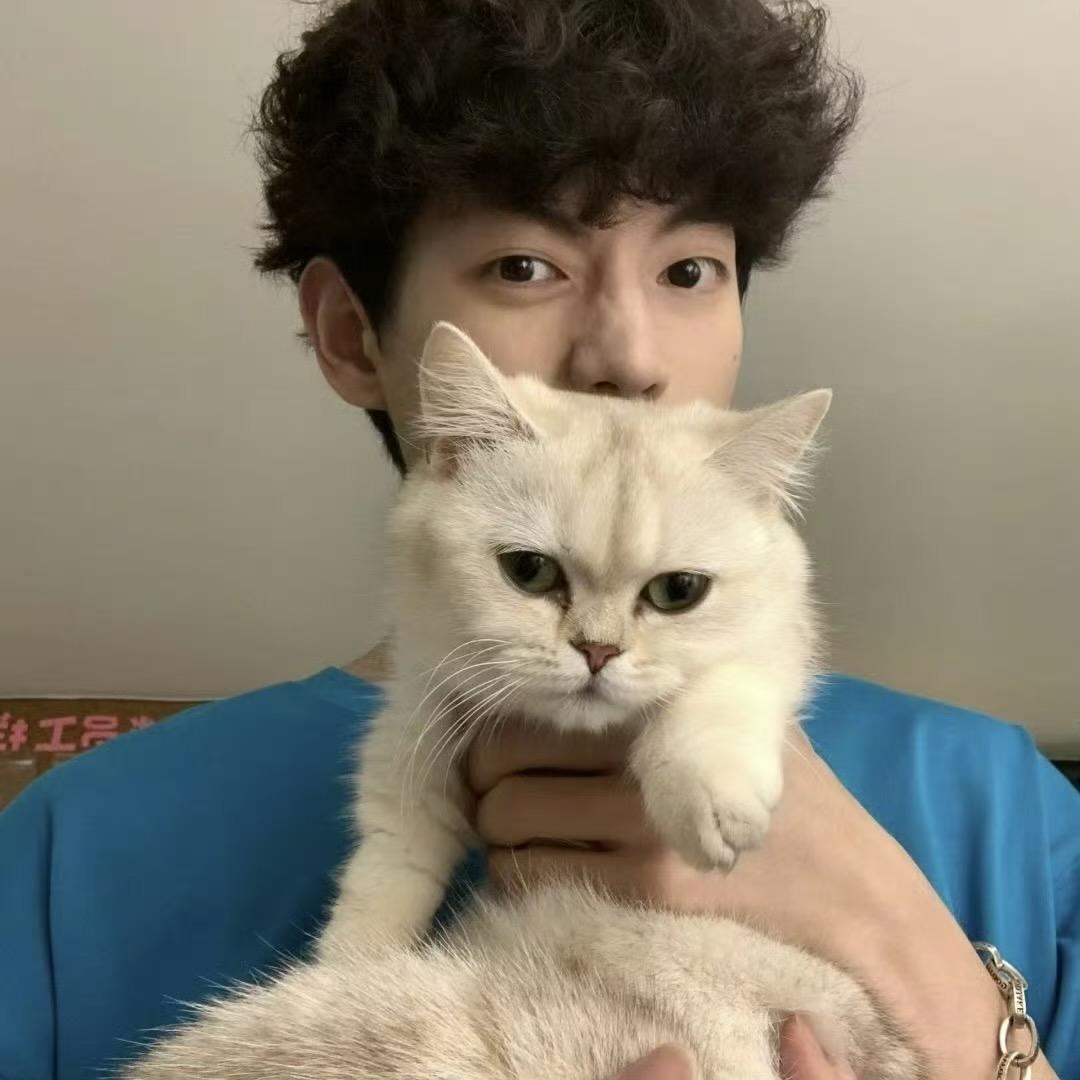 佐佑爱吃肉嘻嘻嘻