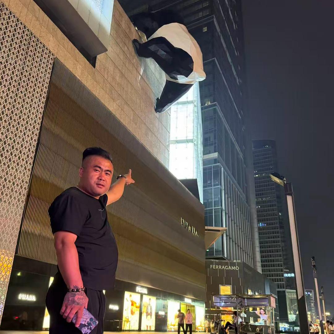 兄弟音乐烤吧，总负责人