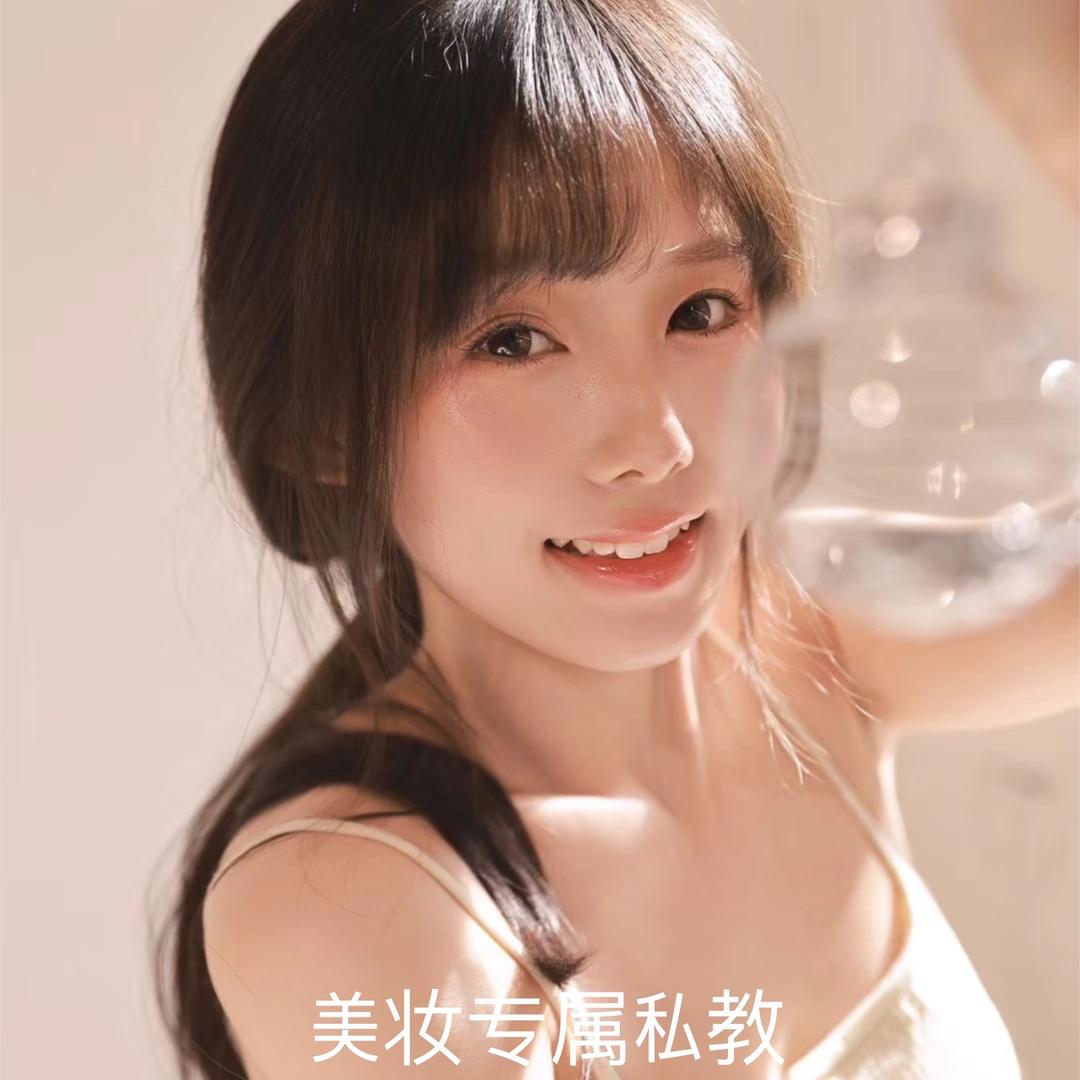 化妆师「雨荷」