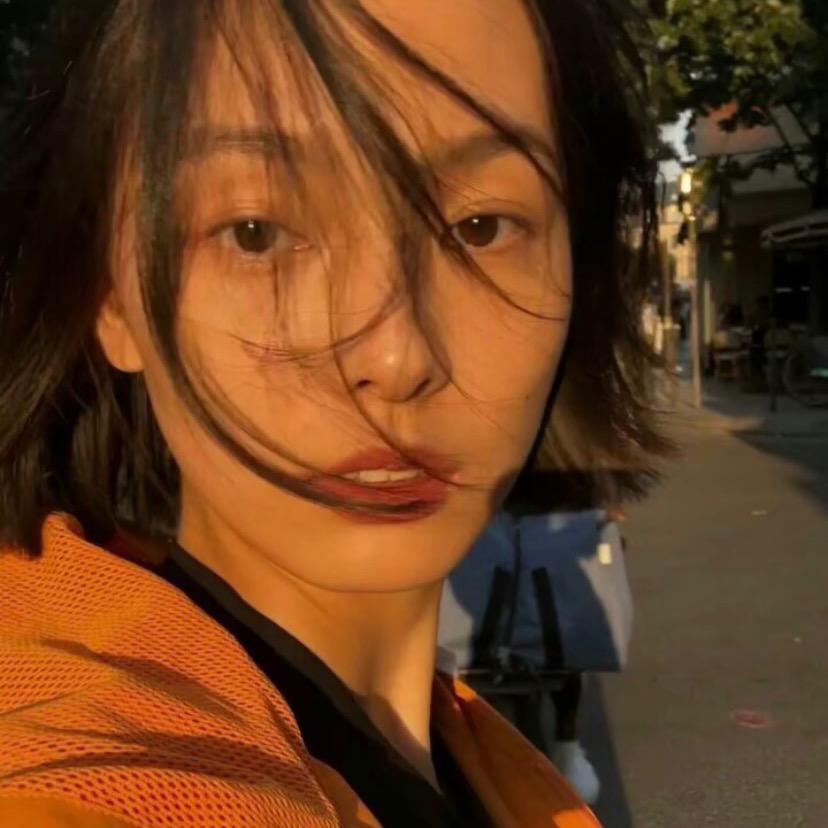 Jia 、