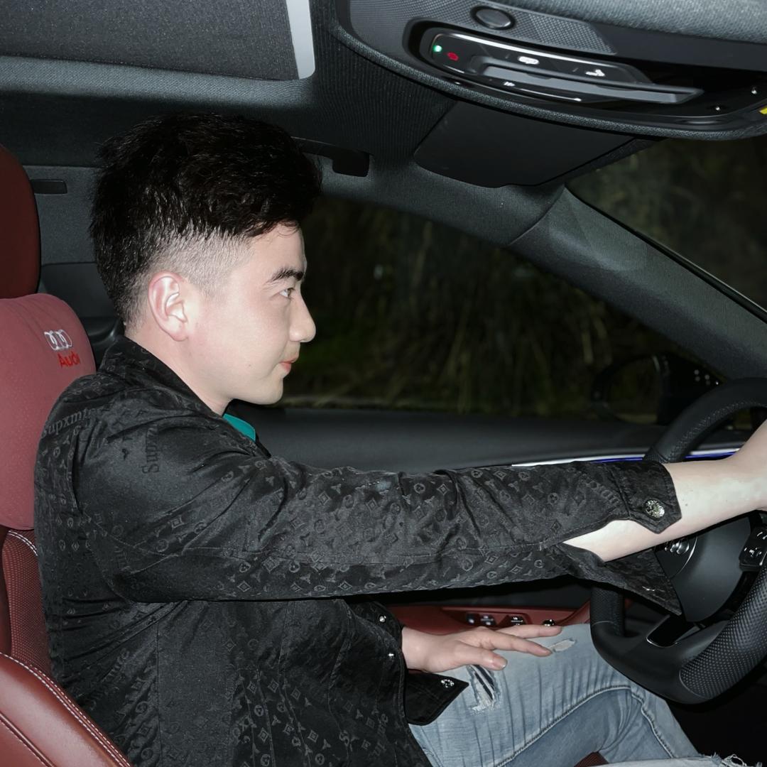 🏊🏻‍♂️黎先生