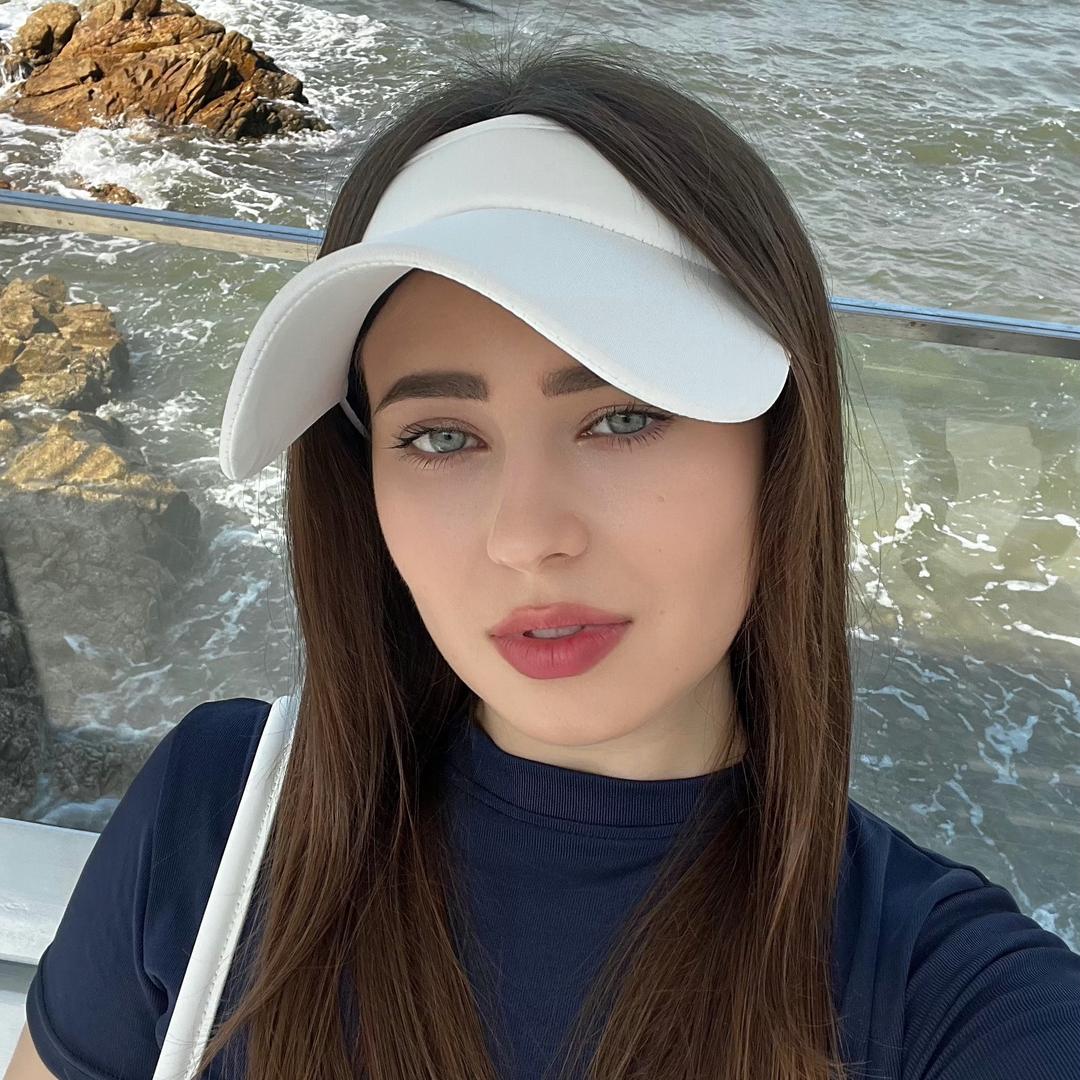 Viktoria_薇薇